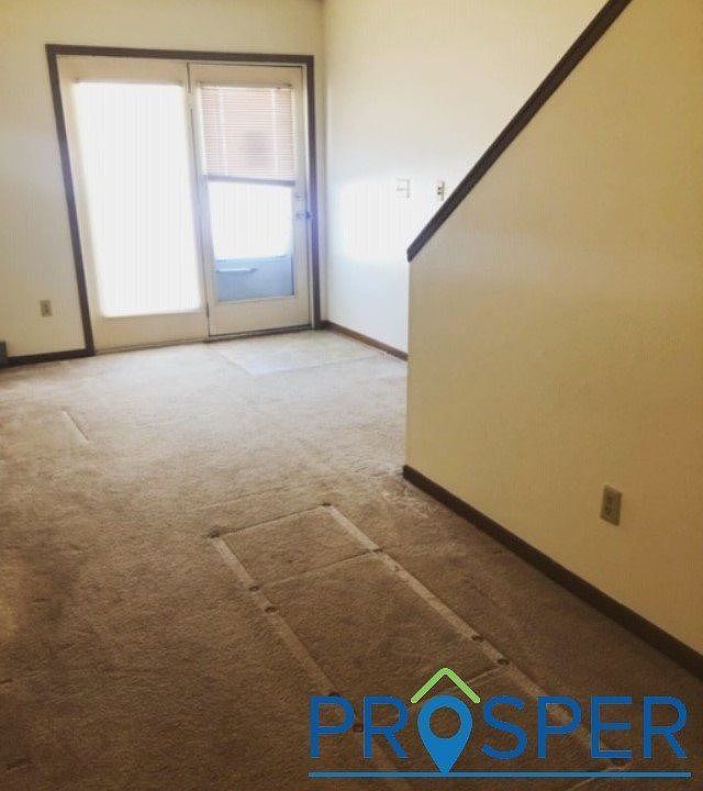 1st image of 204 E Oak St #139