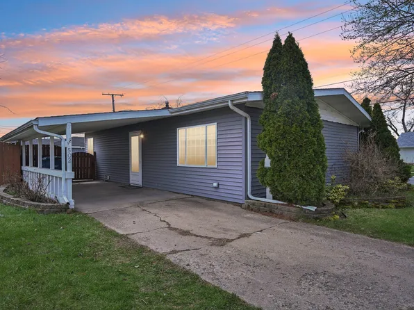 502 Avalon Dr, Dyer, IN 46311