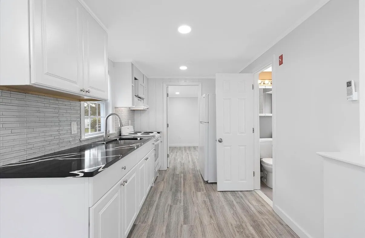 2 bed, 800 sqft, $3,000 — Photo 4