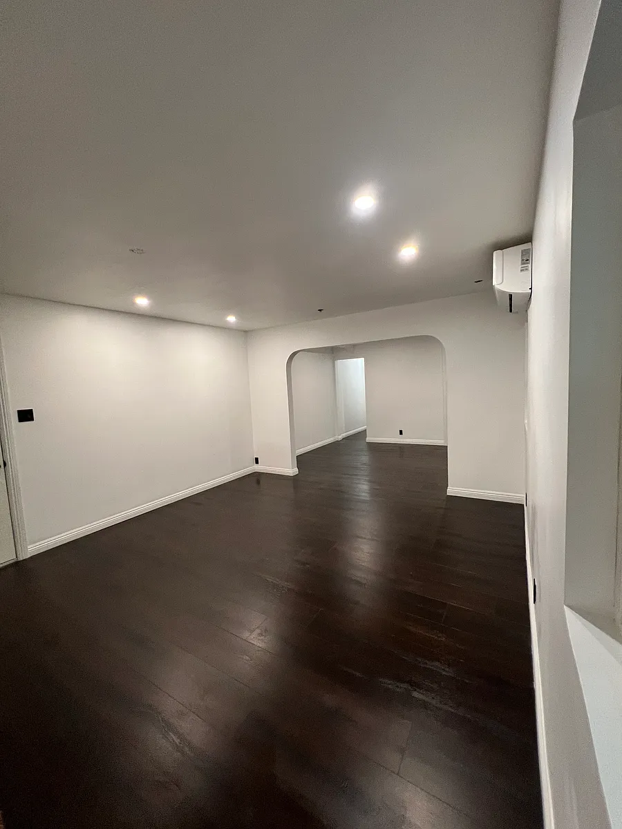 Building Photo - 3938 W 28th St