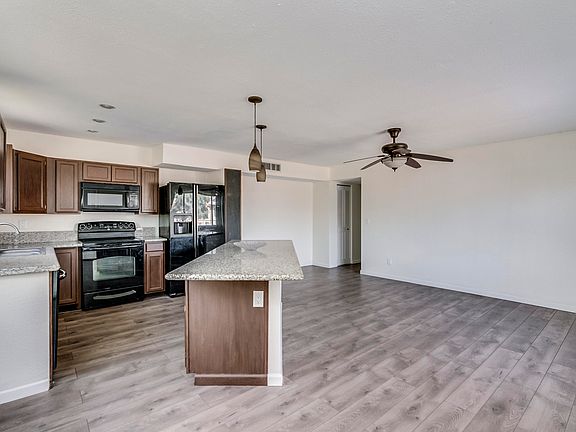 3rd image of 6657 E Calle La Paz