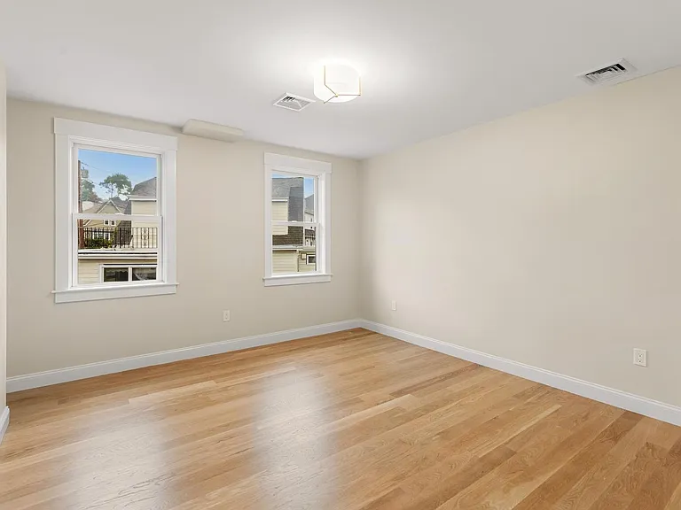 45 Maplewood St #45 — Photo 25