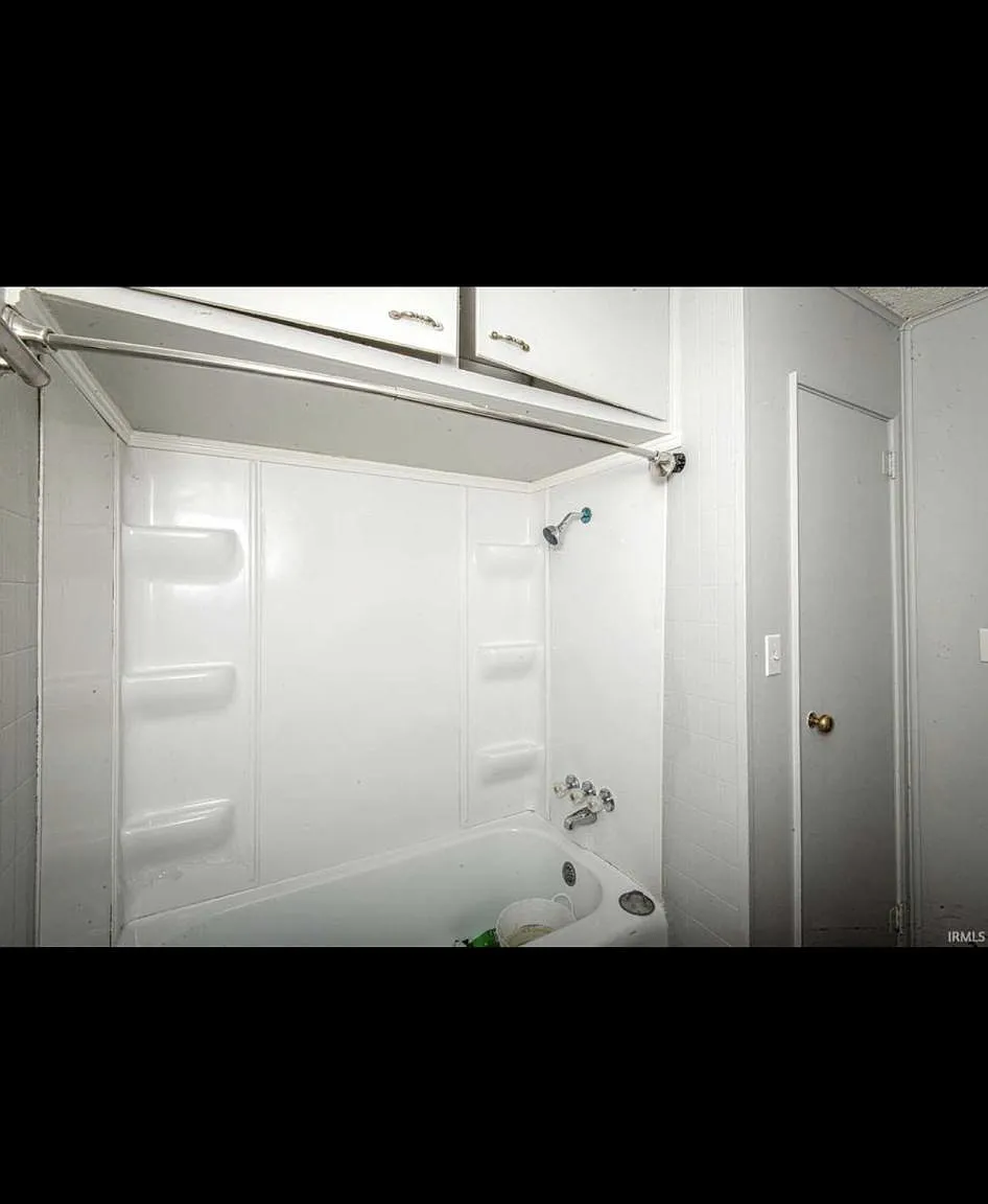 3 bed, 960 sqft, $1,350 — Photo 1