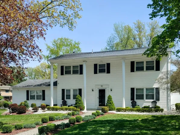 32 Millay Road, Morganville, NJ 07751