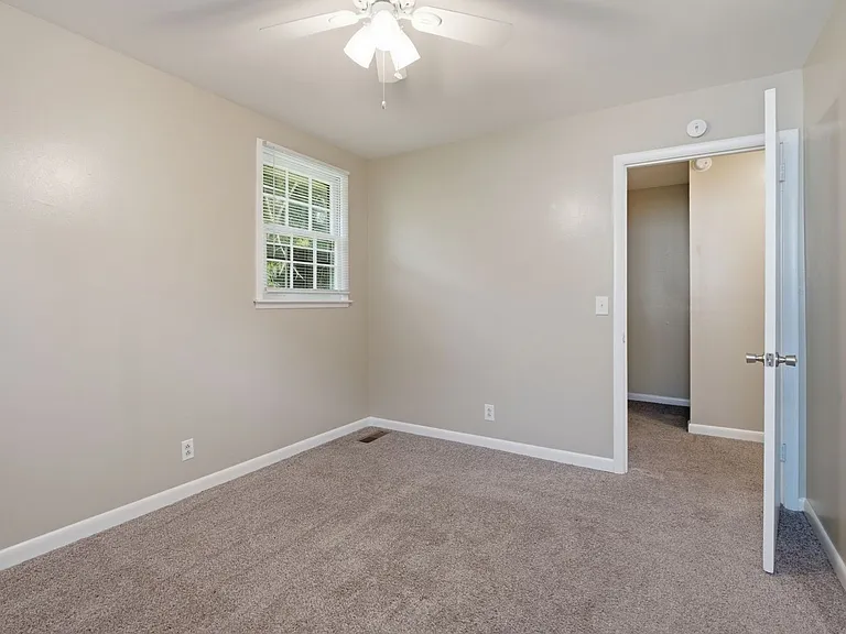 758 McPherson Dr — Photo 20
