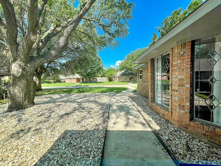 3008 Osceola Dr — Photo 14