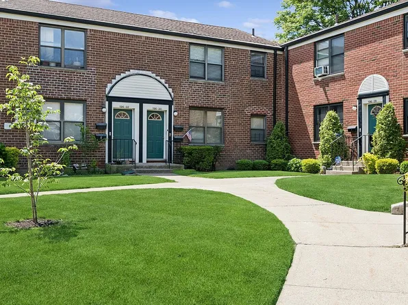 196-30 67th Ave #1, Fresh Meadows, NY 11365