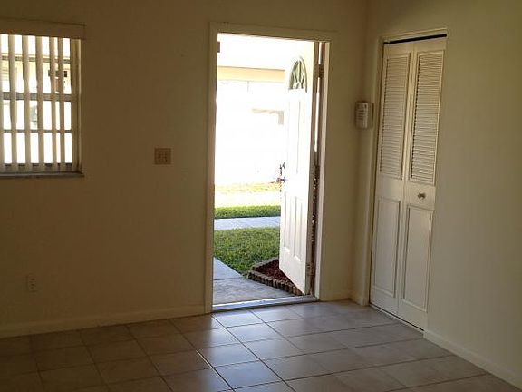 4th image of 926 18th St APT 1
