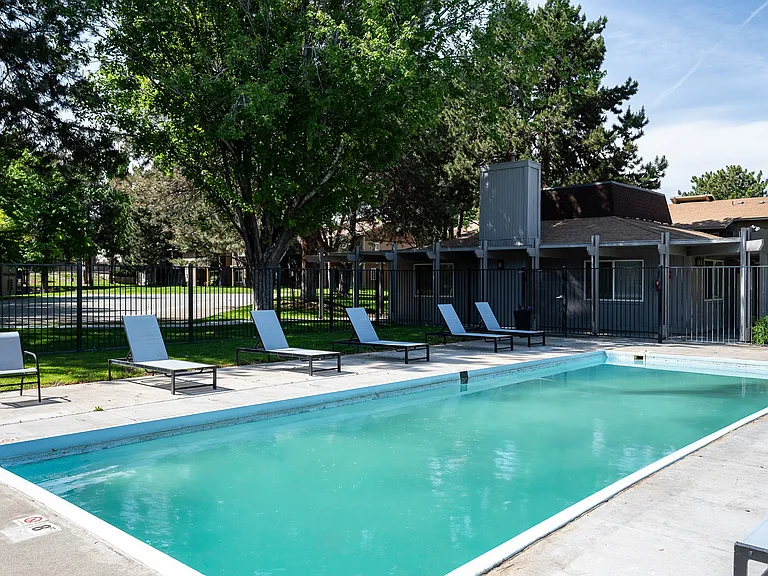 Arlo on 10th | Outdoor Pool