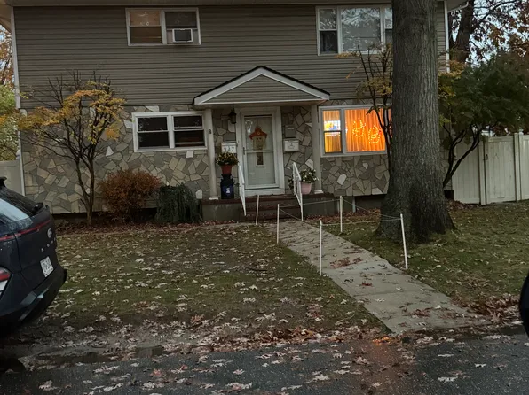 (undisclosed Address), Copiague, NY 11726