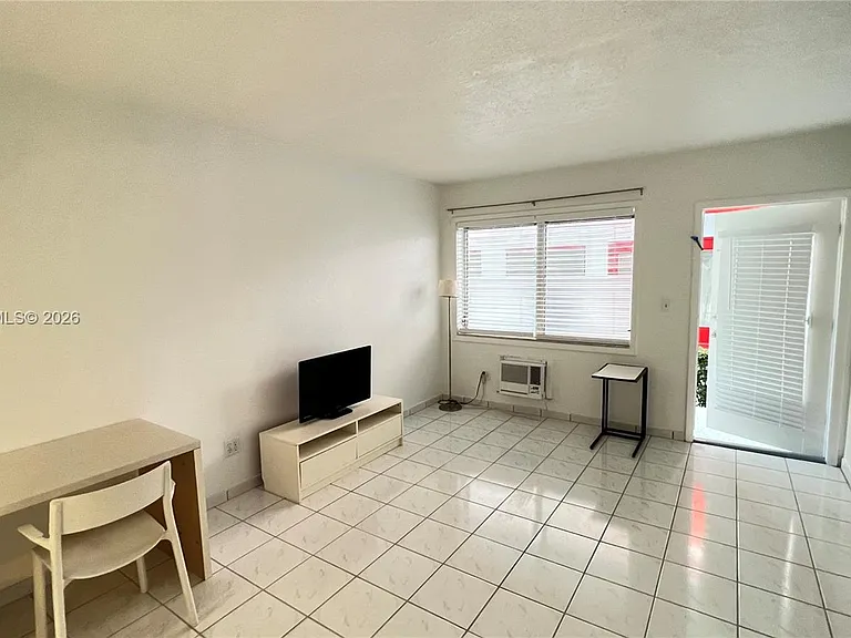 1234 Euclid Ave #4 — Photo 4