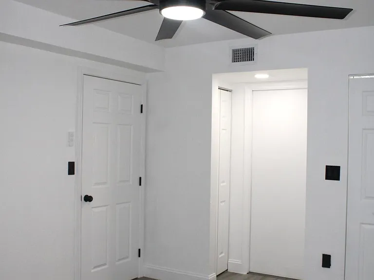 2820 Oakland Forest Dr #106 — Photo 13