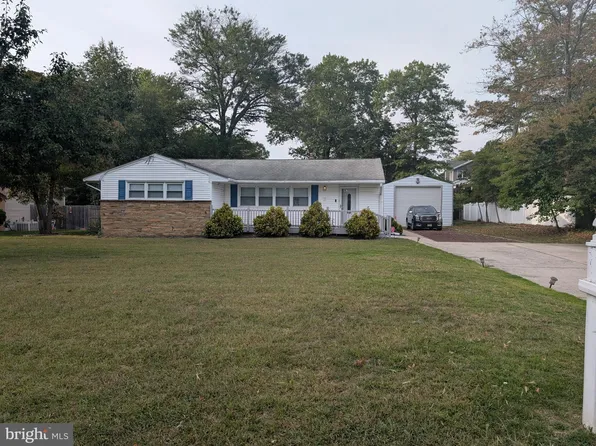 13 Center Ave, Burlington, NJ 08016