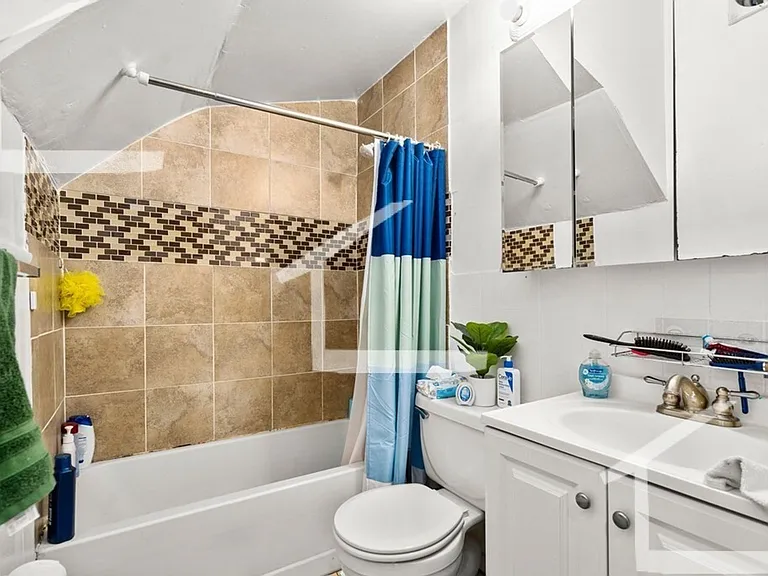 34 Foster St #1 — Photo 7