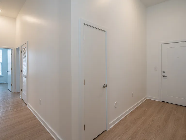 Wrighthaven Square Apartments — Photo 60