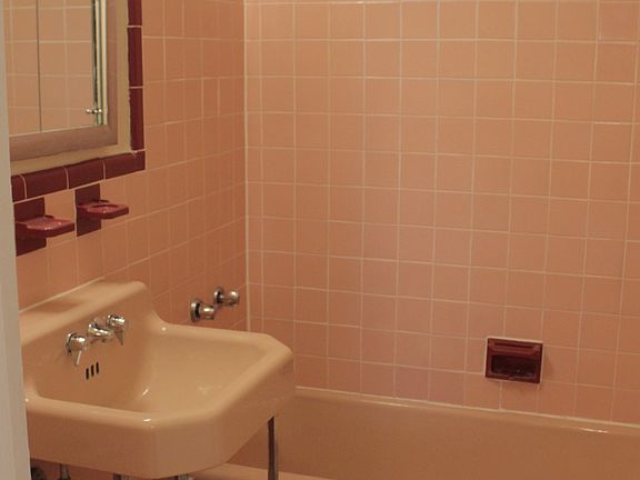 5th image of 277 E 207th St APT 2D
