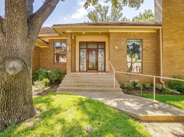 1310 Travis Cir N, Irving, TX 75038
