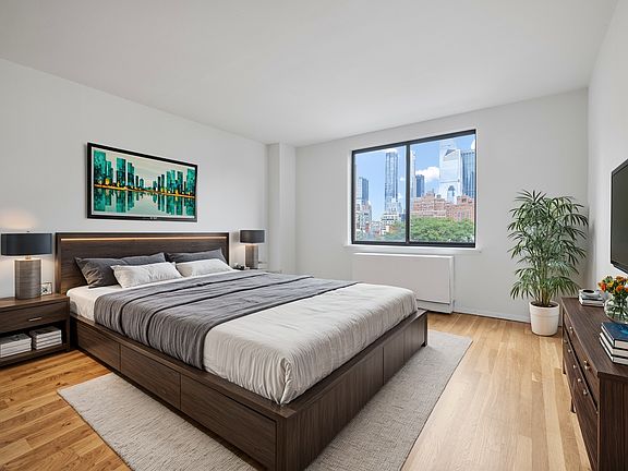 3rd image of 434 W 19th St Penthouse D