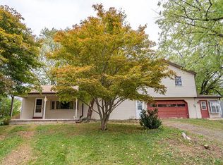 127 Cocalico Creek Rd, Stevens, PA 17578