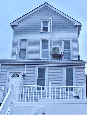 Rented by E Realty International Corp | media 2