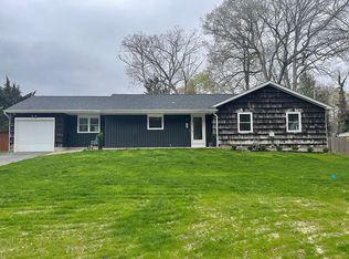 122 Rocky Point Landing Rd, Rocky Point, NY 11778
