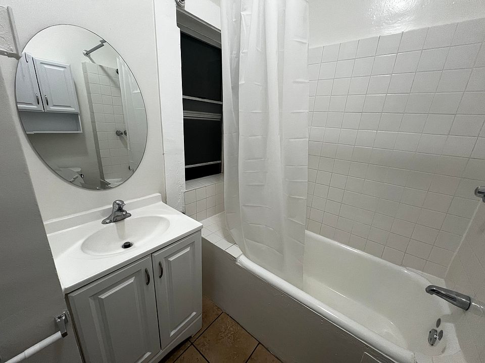 1st image of 1355 S Hope St APT 414