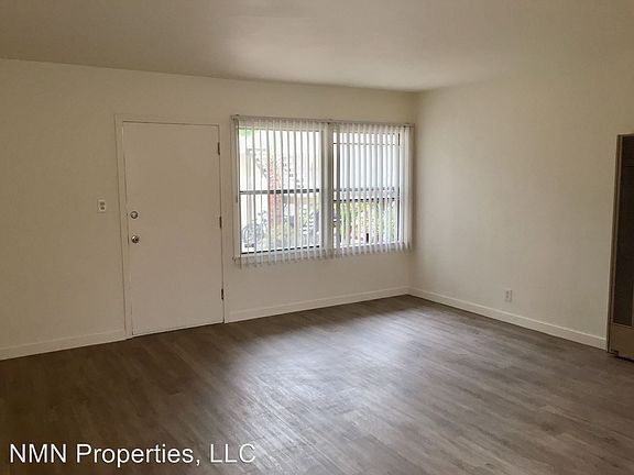 4th image of 3815 1/2 W 54th St #15-1/2