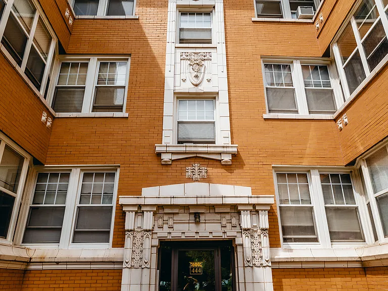 440 Austin — Photo 11
