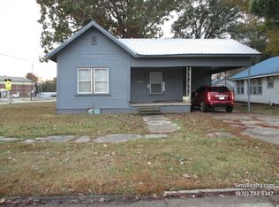 303 N 4th St, Mc Gehee, AR 71654