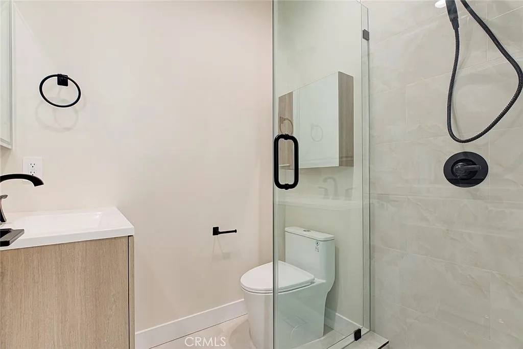Studio, 400 sqft, $1,950 — Photo 4