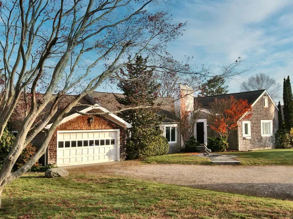 19 Bluewater Hl, Westport, CT 06880