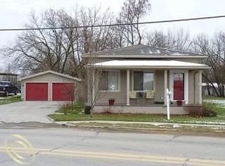 28295 Waltz Rd, New Boston, MI 48164