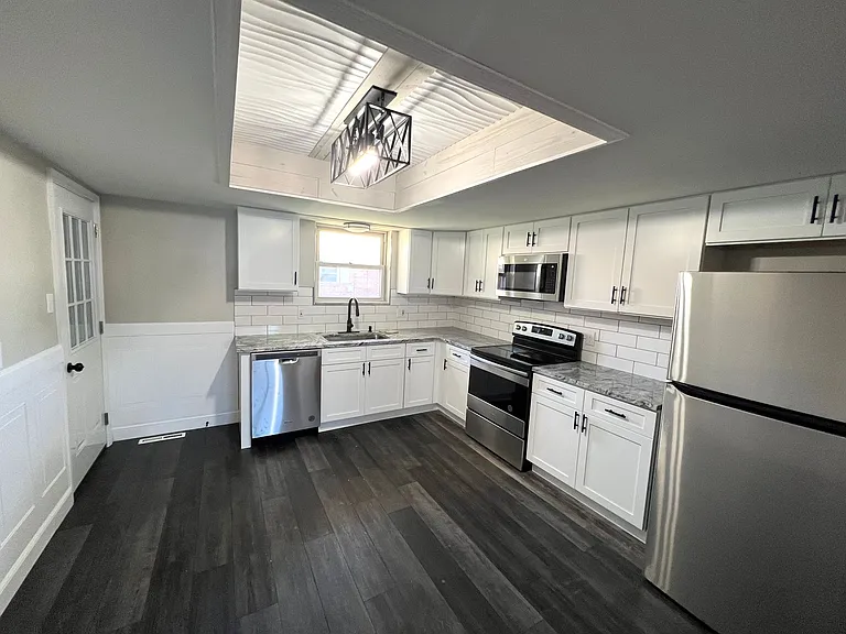 1320 E Livingston St — Photo 4