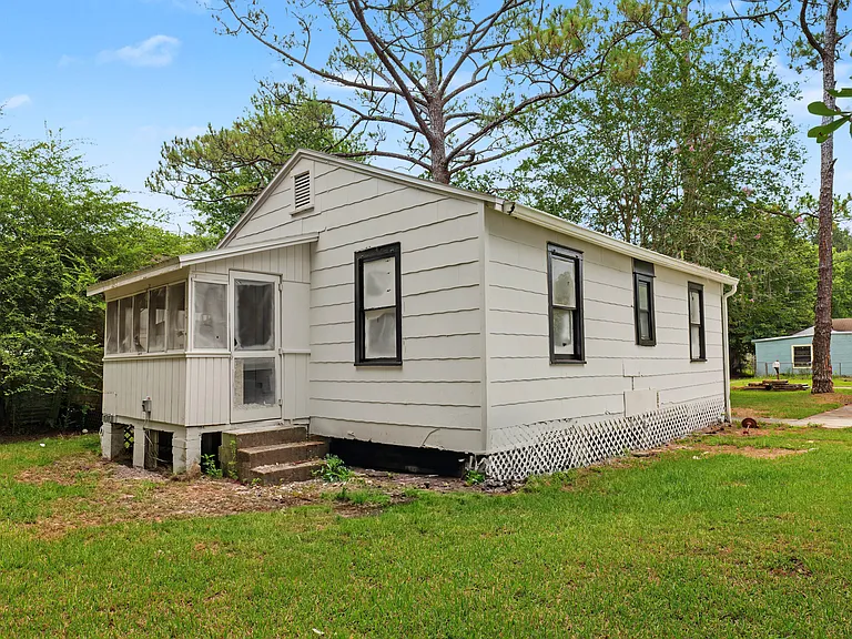 2465 Jernigan Rd — Photo 2