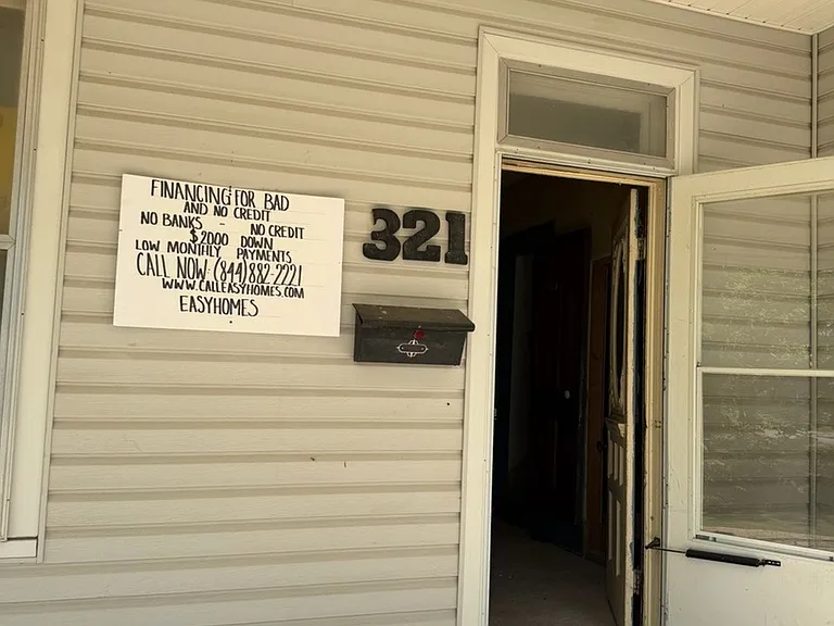 321 N Cypress St — Photo 2
