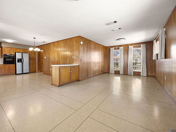 5th image of 1620 S Lynne Ave
