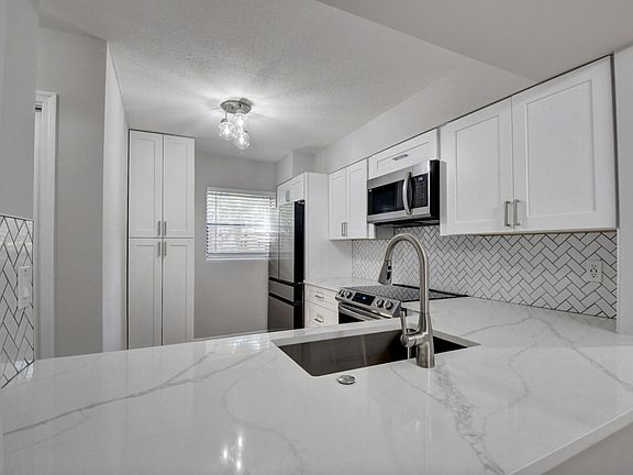Sparkling Brand New Kitchen