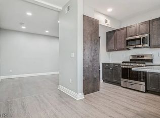 28-32 W Main St #3D, Somerville, NJ 08876