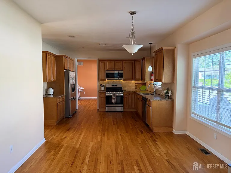 21 Van Syckle Blvd — Photo 8