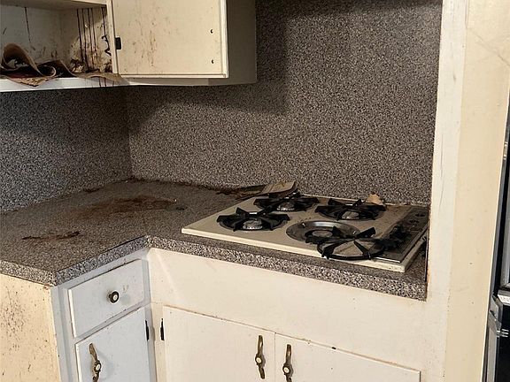 5th image of 10702 Rubin St