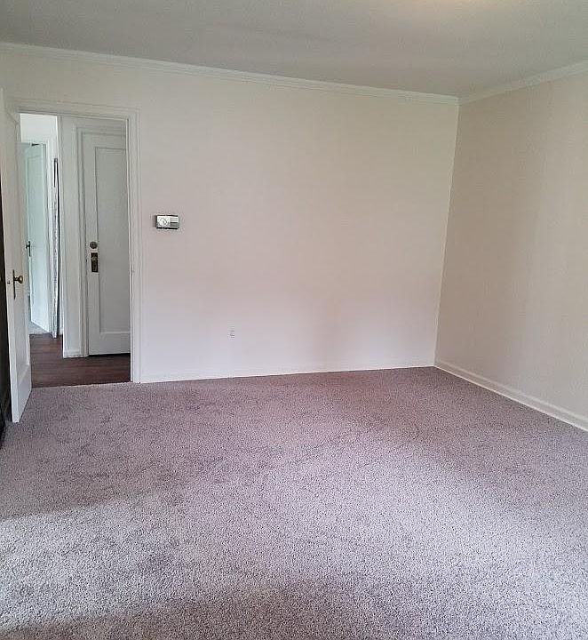 Large Living Room approx 17 X 12