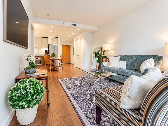 5th image of 369 Tyee Rd #108