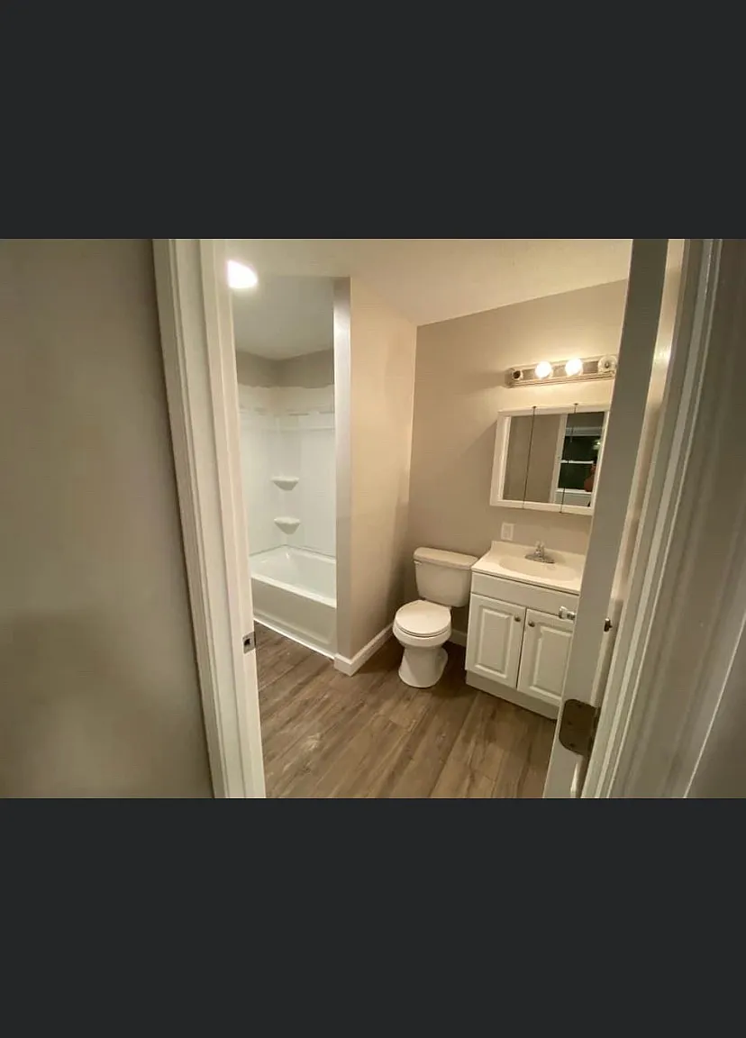 2 bed, 750 sqft, $900 — Photo 2
