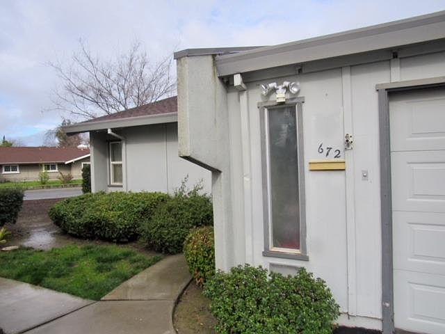 1st image of 672 Knollwood Dr