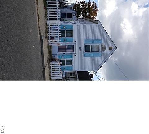 Perfect beach home, rental investment, or 2nd home.. just needs tlc