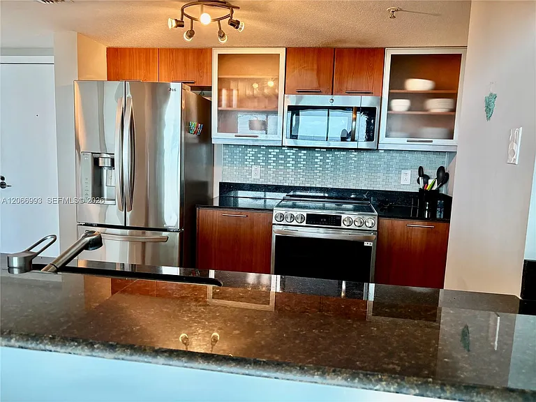 1800 N Bayshore Dr #4209 — Photo 40