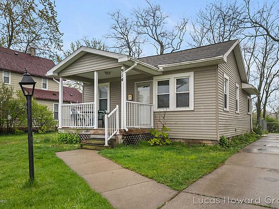 2nd image of 914 Cottage Grove St SE