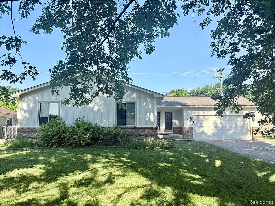 1st image of 39941 Bridgeview St