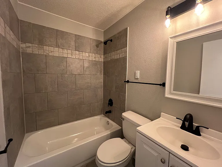 5586 Hyacinth Cv — Photo 13