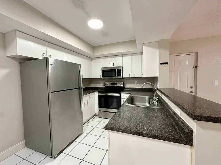 5560 NW 61st St #713 — Photo 2